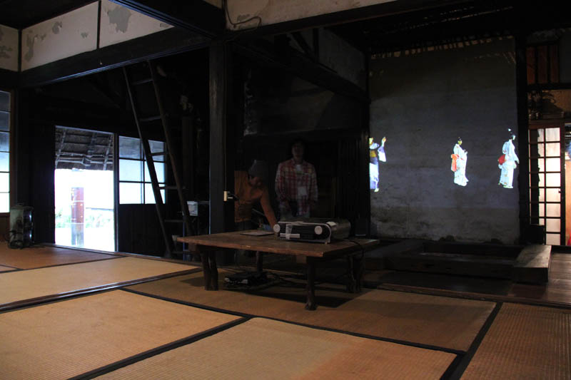 This shows the video installation by TP Bruch.